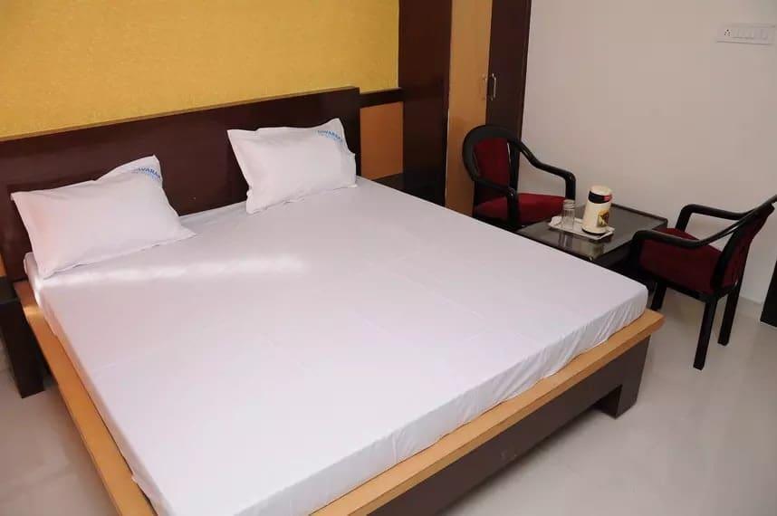 Dwaraka Residency Hotel Kākināda Buitenkant foto